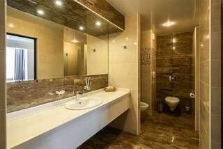 Гостиница Маск Пятигорск Люкс с кроватью размера «king-size»-11