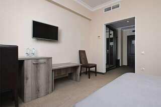 Гостиница Маск Пятигорск Большой двухместный номер с 1 кроватью-6