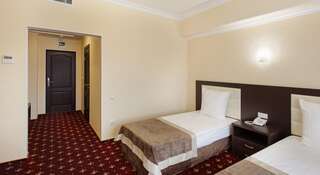 Гостиница Бизнес-Отель «Маск» Пятигорск Стандартный двухместный номер с 2 отдельными кроватями-1