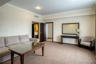 Гостиница Маск Пятигорск Люкс с кроватью размера «king-size»-4