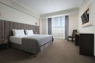 Гостиница Маск Пятигорск Люкс с кроватью размера «king-size»-1