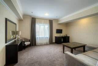 Гостиница Маск Пятигорск Люкс с кроватью размера «king-size»-5