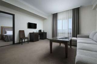 Гостиница Маск Пятигорск Люкс с кроватью размера «king-size»-2