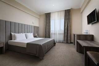 Гостиница Маск Пятигорск Большой двухместный номер с 1 кроватью-1