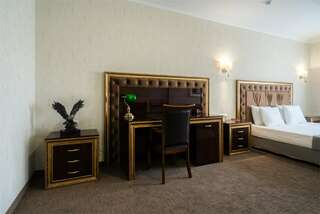 Гостиница Маск Пятигорск Люкс с кроватью размера «king-size»-4